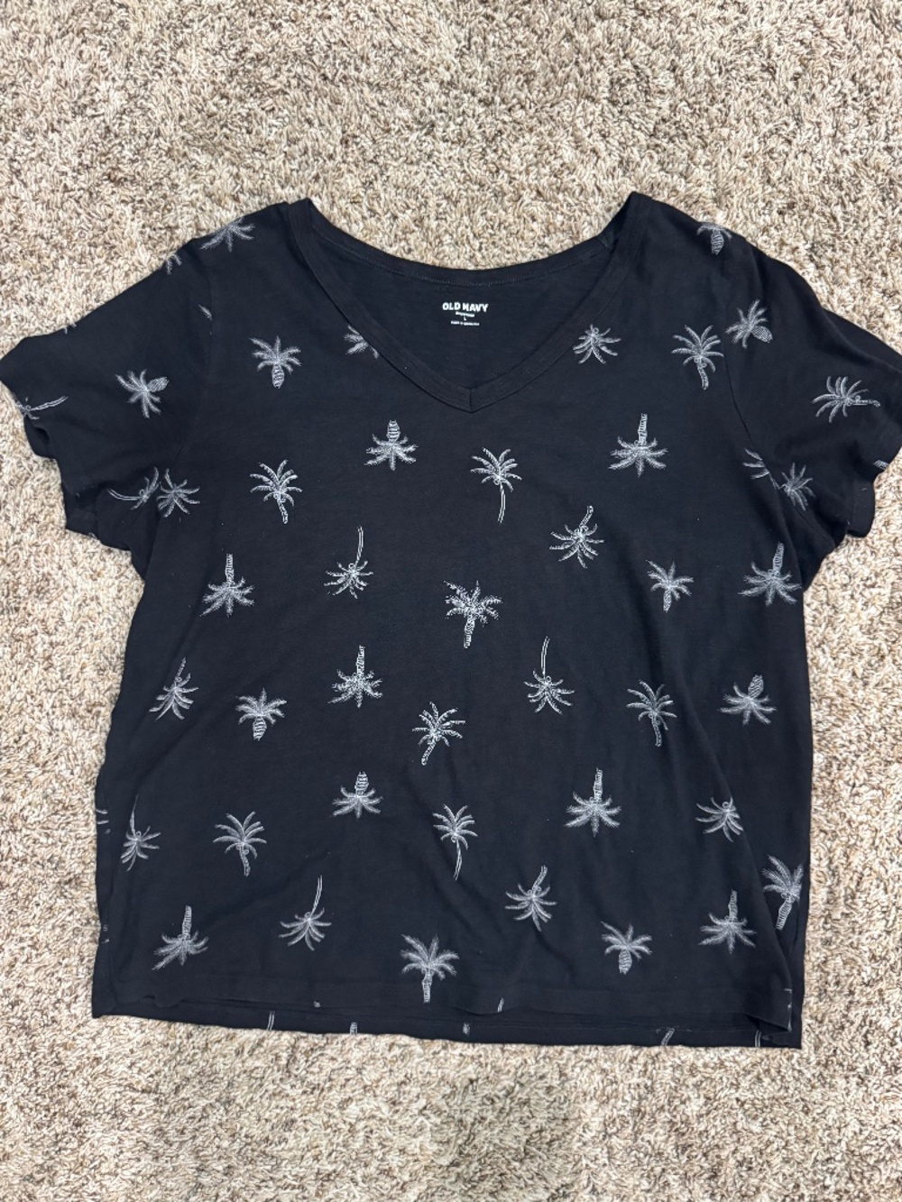 Old Navy black t-shirt with white palm trees size large